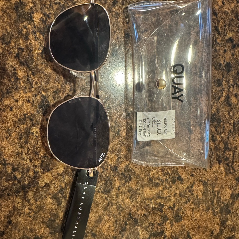 Quay Jezabell Sunglasses